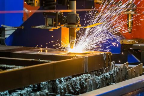 Learn How CNC Milling Machines Improve Precision and Production Efficiency