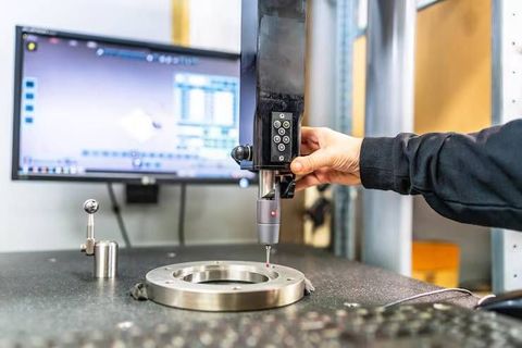 Explore Industrial Automation Systems With Smart Factory Technology and Process Optimization
