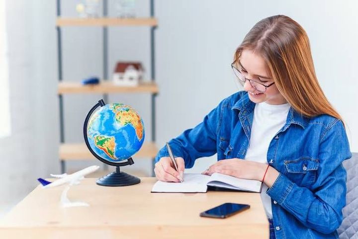 Overseas Education Guide With Study Abroad Opportunities and Student Insights