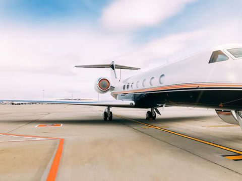 Explore Business Class Travel With Premium Cabin Features and Passenger Information