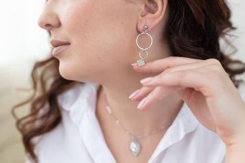 Subtle Rose Gold Necklaces Basics With Elegant Designs and Fashion Insights