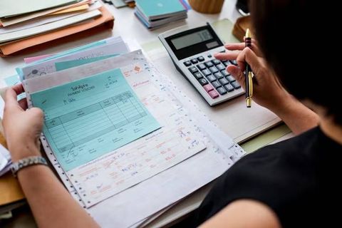 Tax Preparation Software Guide With Digital Filing, Deductions, and Reporting Features